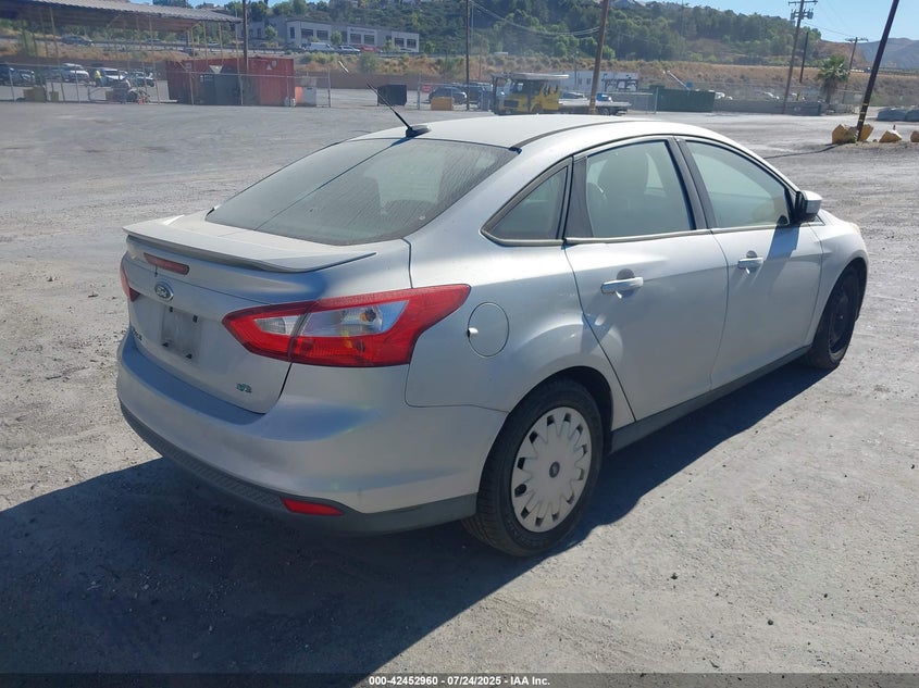 Vin: 1fahp3f20cl155455, lot: 42945621, ford focus se 20124