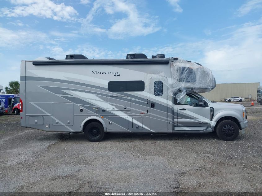 2025 Ford F-550 Chassis - 1FDUF5HTXRDA00083