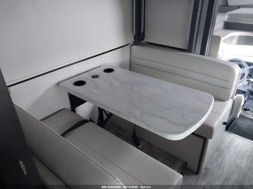 2025 Ford F-550 Chassis - 1FDUF5HTXRDA00083