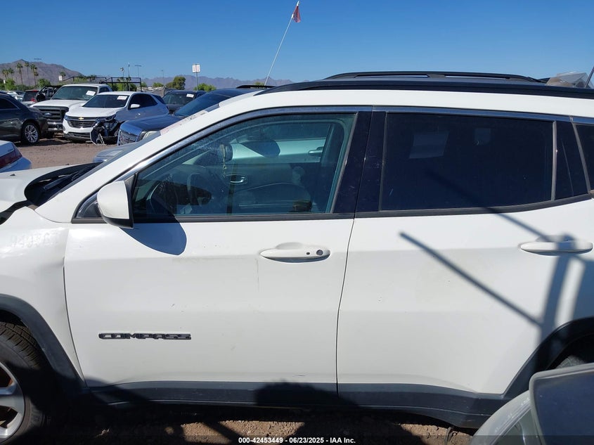 2019 Jeep Compass Latitude Fwd VIN: 3C4NJCBB4KT692711 Lot: 42453449