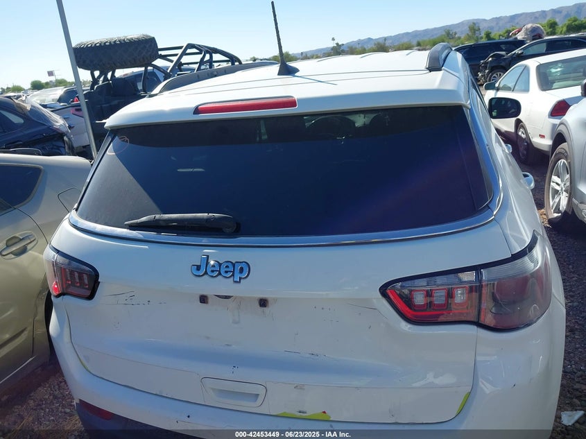 2019 Jeep Compass Latitude Fwd VIN: 3C4NJCBB4KT692711 Lot: 42453449