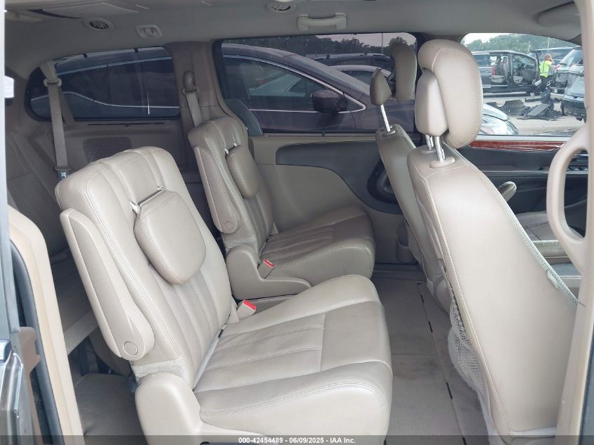 2015 Chrysler Town & Country Touring-L VIN: 2C4RC1CG8FR697445 Lot: 42454489