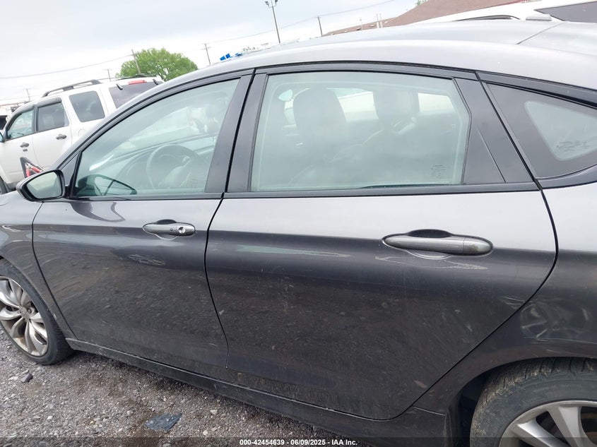2015 CHRYSLER 200 S - 1C3CCCBB3FN652633