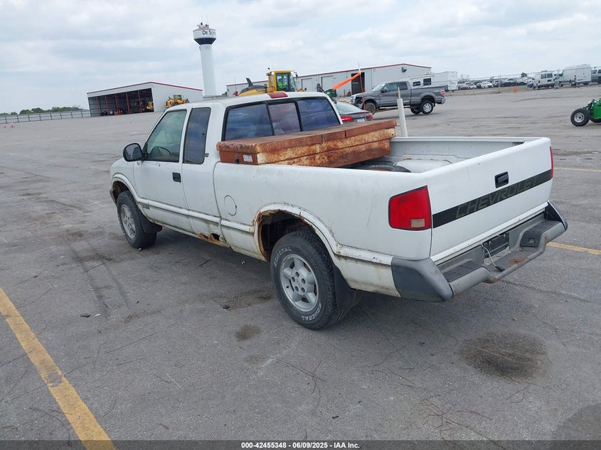 1995 Chevrolet S Truck S10 white pickup gasoline 1GCDT19WXS8129972 photo #4