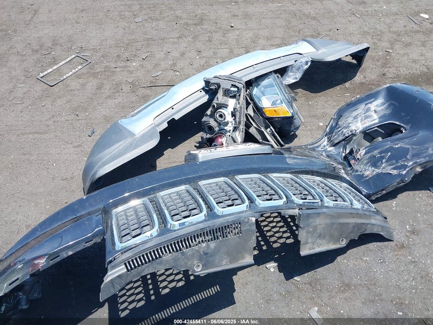 2019 JEEP GRAND CHEROKEE LIMITED 4X4 - 1C4RJFBG3KC758983