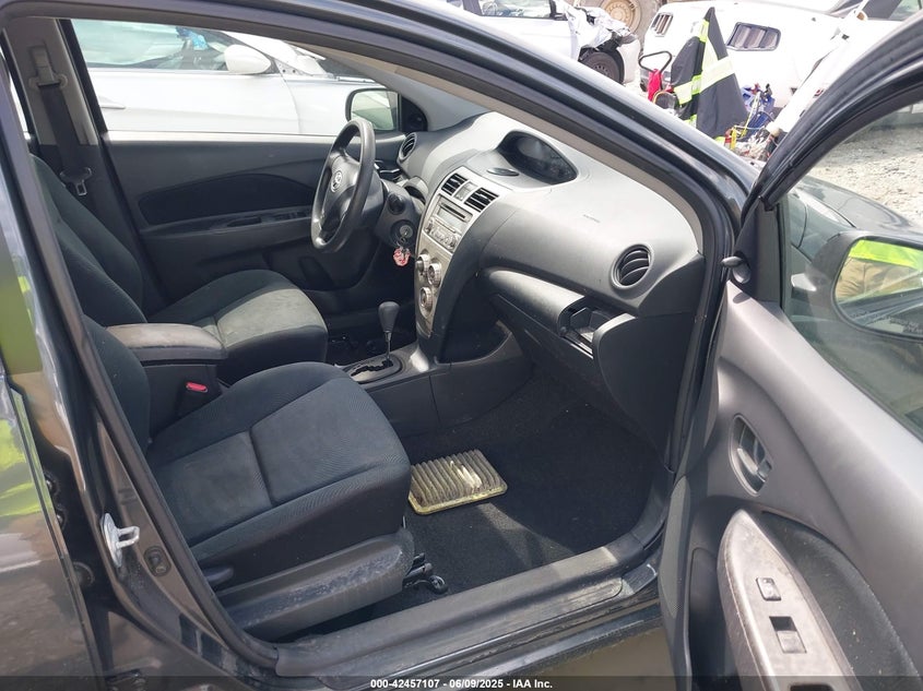 2012 TOYOTA YARIS VIN: JTDBT4K3XC1421138