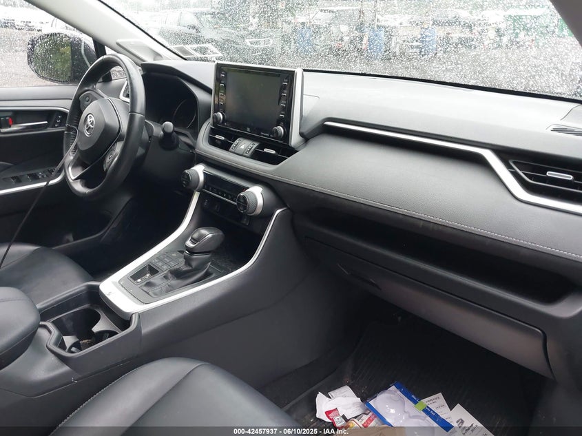 2019 TOYOTA RAV4 XLE PREMIUM - JTMA1RFVXKD515799