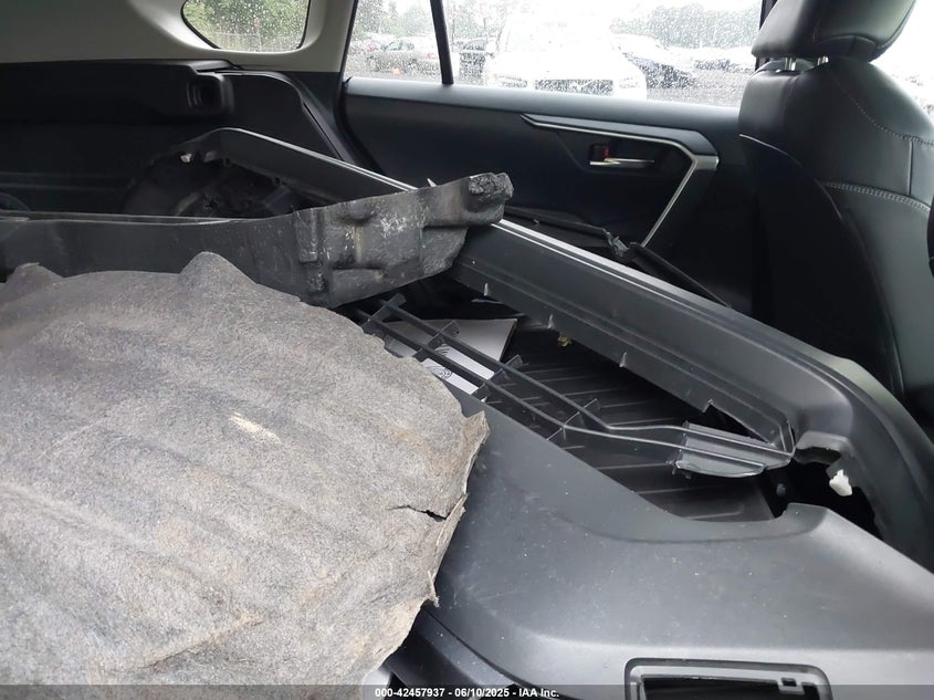 2019 TOYOTA RAV4 XLE PREMIUM - JTMA1RFVXKD515799