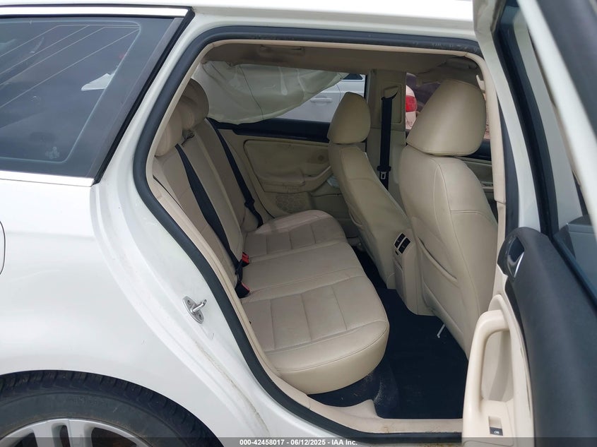 2012 Volkswagen Jetta Sportwagen 2.0L Tdi VIN: 3VWPL7AJ1CM637497 Lot: 42458017