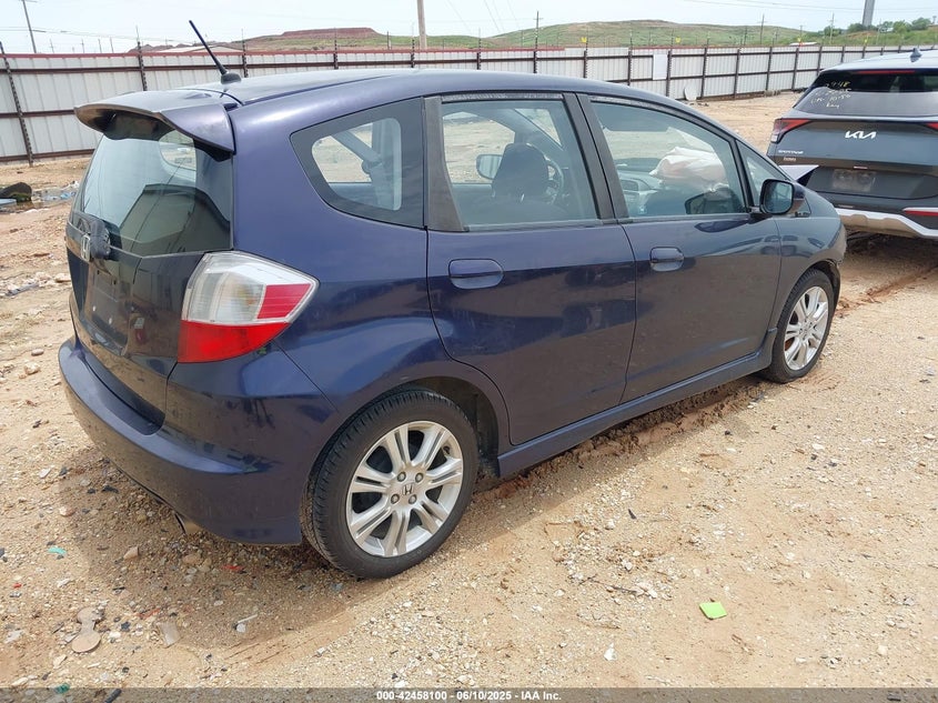 2009 HONDA FIT VIN: JHMGE88489S046424