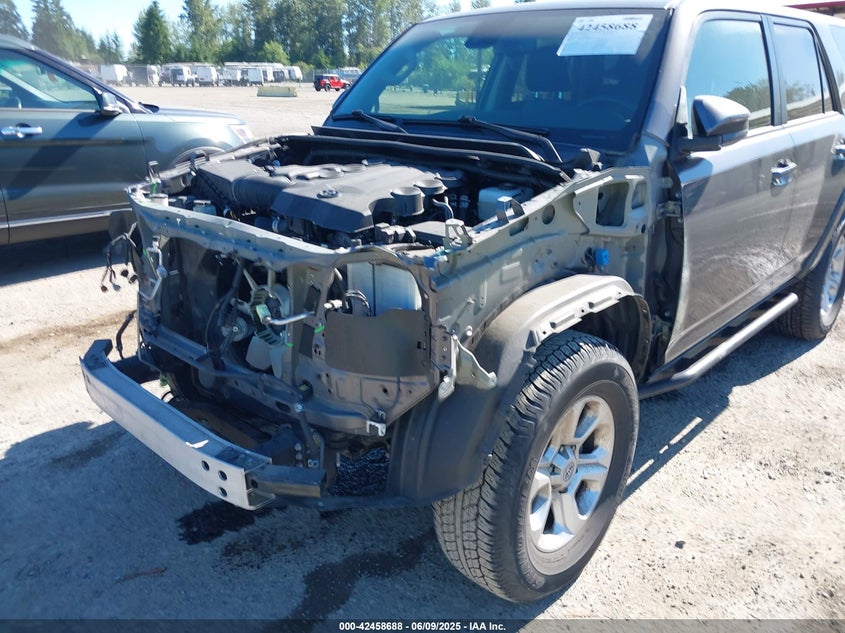 2022 TOYOTA 4RUNNER SR5 - JTEMU5JR1N5980862