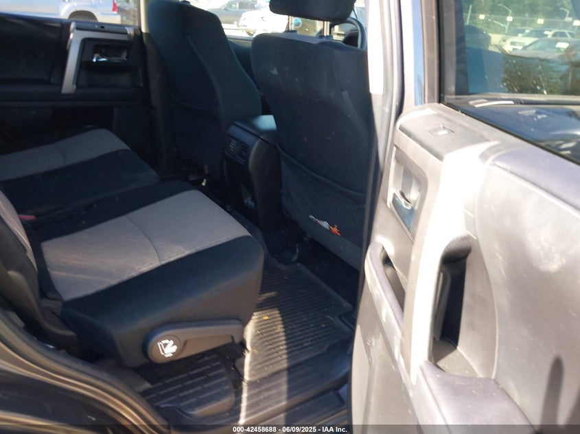 2022 TOYOTA 4RUNNER SR5 - JTEMU5JR1N5980862