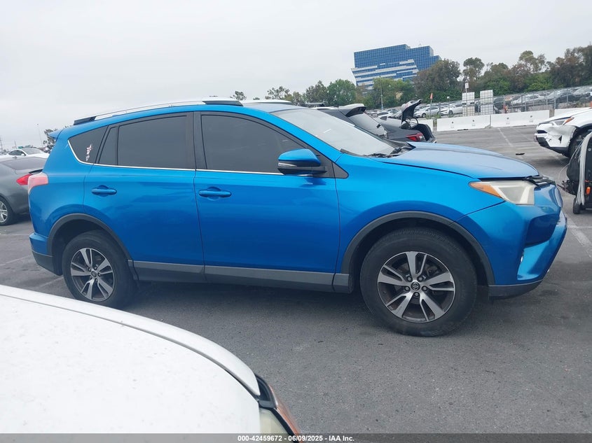 2016 TOYOTA RAV4 XLE - JTMWFREV8GD087120