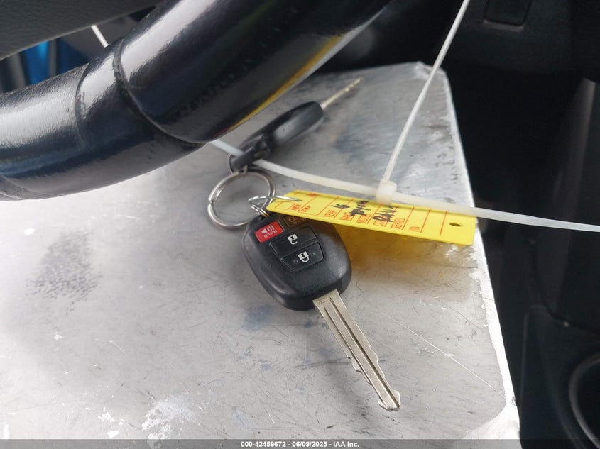 2016 TOYOTA RAV4 XLE - JTMWFREV8GD087120