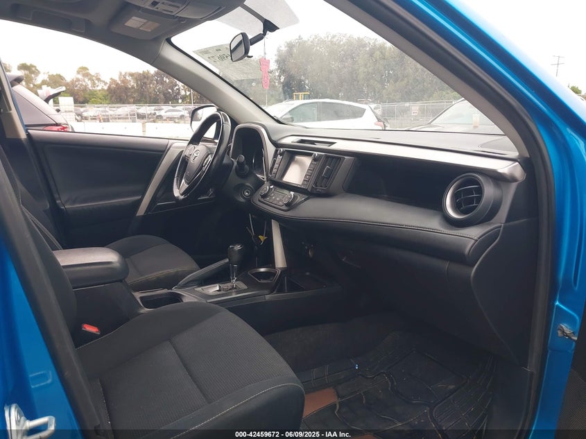 2016 TOYOTA RAV4 XLE - JTMWFREV8GD087120
