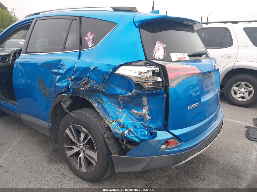 2016 TOYOTA RAV4 XLE - JTMWFREV8GD087120
