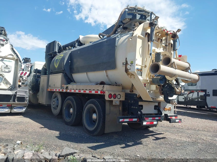 2024 KENWORTH T880(VIN: 1NKZX4EX2RJ333466