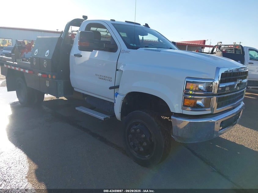 2022 CHEVROLET SILVERADO 4500HD  (VIN: 1HTKJPVM6NH627422)