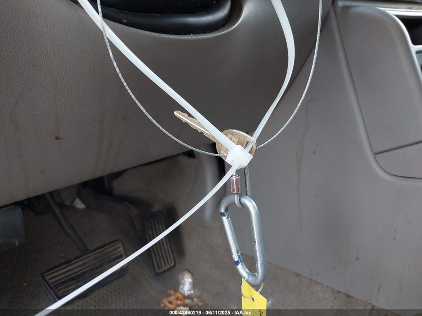 2005 Chevrolet Tahoe Ls VIN: 1GNEC13T75R138069 Lot: 42460219