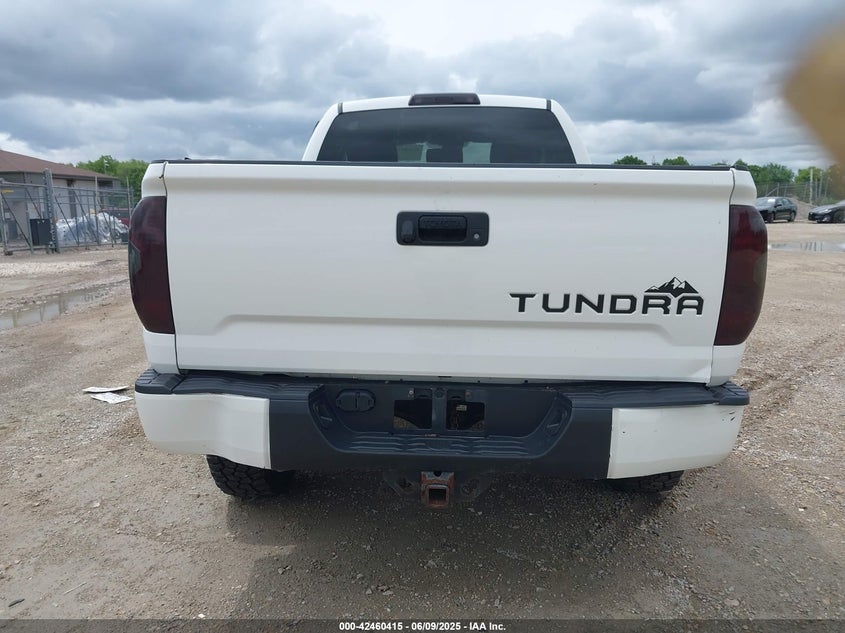 2019 TOYOTA TUNDRA SR5 5.7L V8 - 5TFUW5F14KX827331