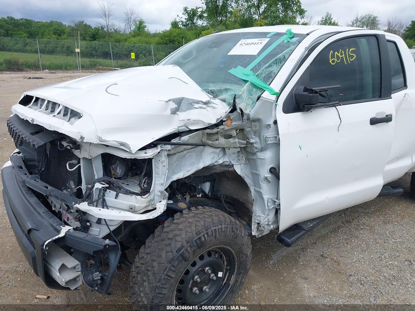 2019 TOYOTA TUNDRA SR5 5.7L V8 - 5TFUW5F14KX827331