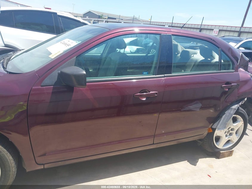 2012 Ford Fusion S VIN: 3FAHP0GA1CR237393 Lot: 42460655