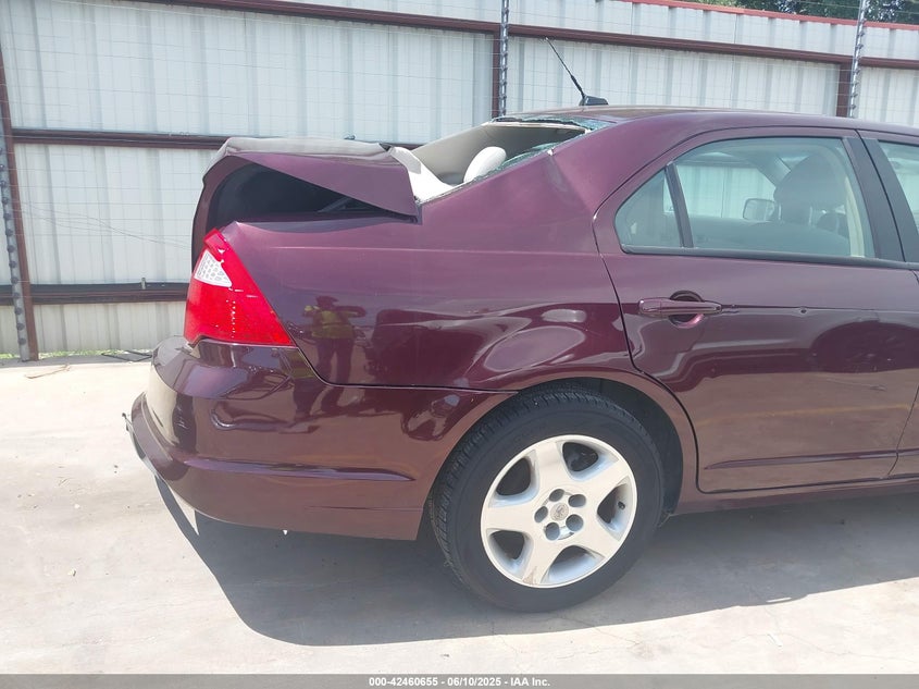 2012 Ford Fusion S VIN: 3FAHP0GA1CR237393 Lot: 42460655