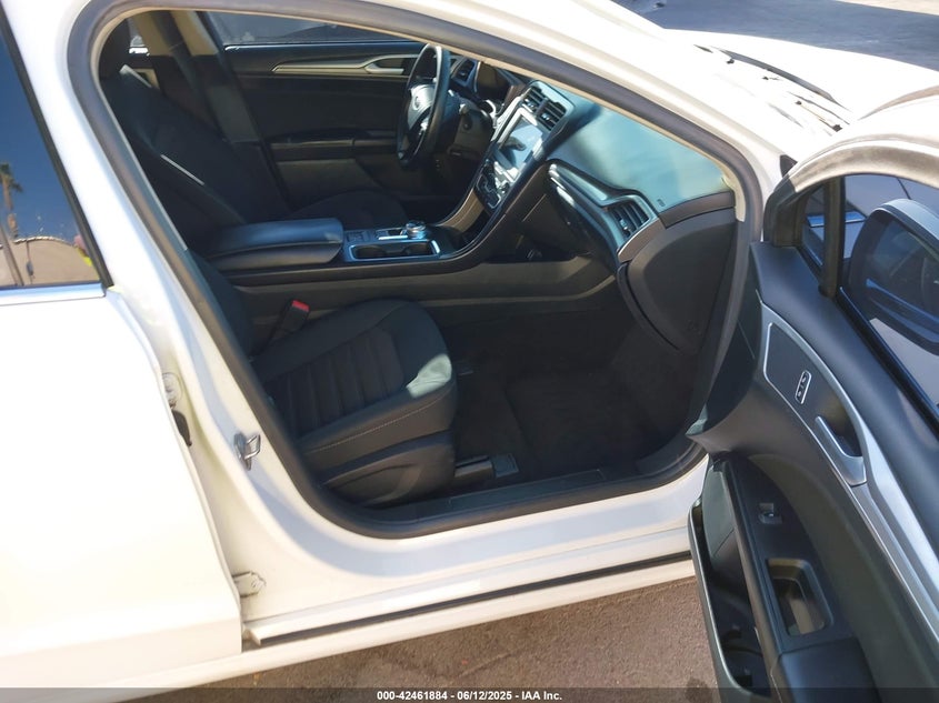 2020 FORD FUSION VIN: 3FA6P0LUXLR230725