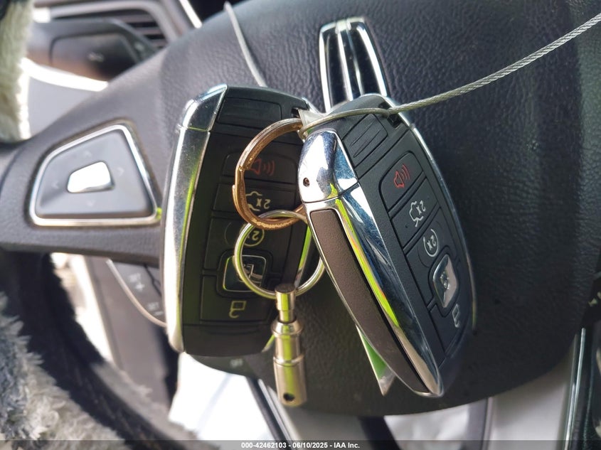 2017 LINCOLN MKC PREMIERE - 5LMCJ1C98HUL22506