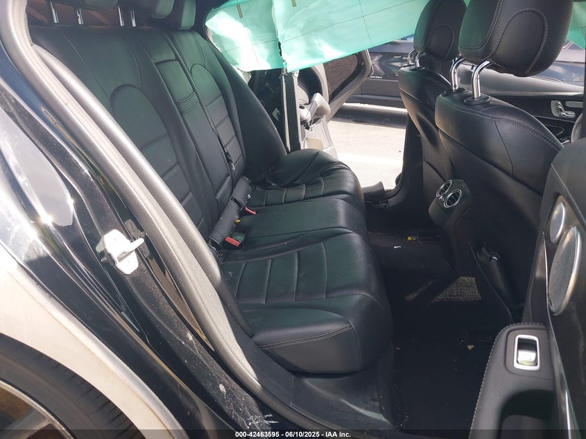2015 MERCEDES-BENZ C 400 VIN: 55SWF6GBXFU015973