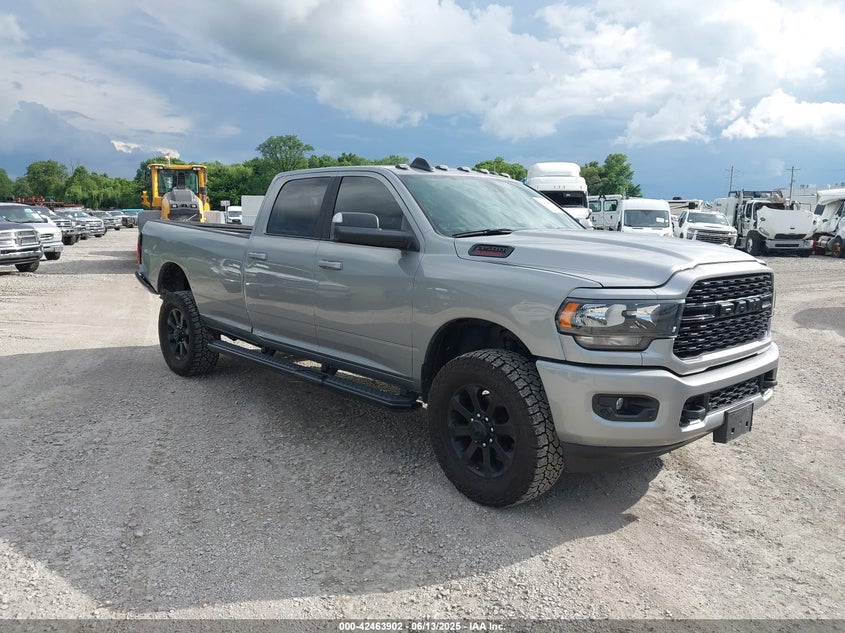 2022 Ram 3500 Big Horn 4X4 8' Box