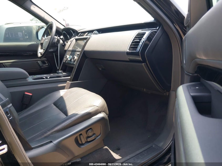 2019 LAND ROVER DISCOVERY SE SALRG2RV3KA096015