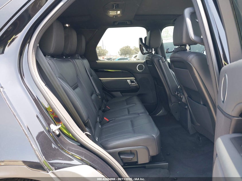 2019 LAND ROVER DISCOVERY SE SALRG2RV3KA096015