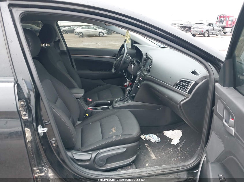 2017 HYUNDAI ELANTRA VIN: KMHD84LF0HU240750