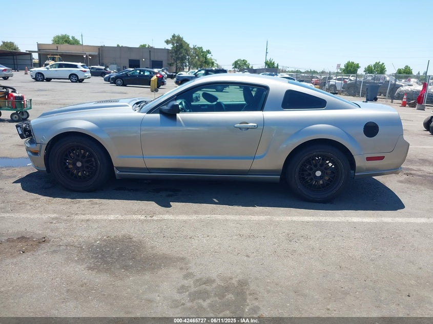 2008 FORD MUSTANG VIN: 1ZVHT82H485168327
