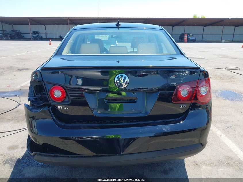 2008 VOLKSWAGEN JETTA VIN: 3VWRZ71K58M122283