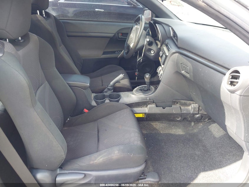 2011 SCION TC VIN: JTKJF5C75B3004726
