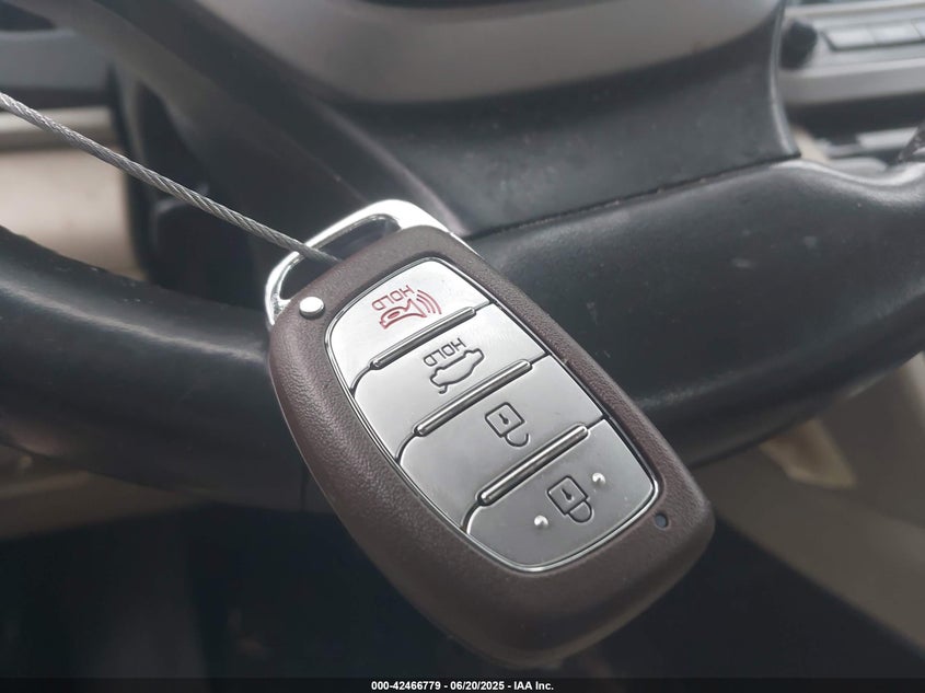 VIN KMHD84LF0HU176225 2017 HYUNDAI ELANTRA SE