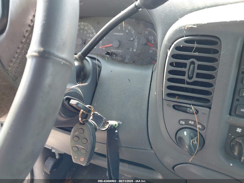 2002 Ford F150 VIN: 2FTRX08L32CA77099 Lot: 42466902