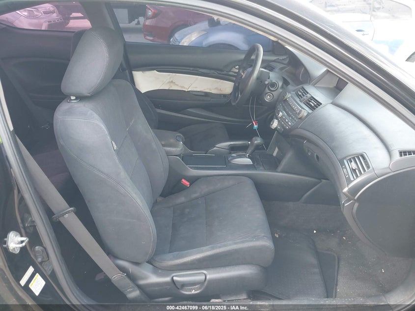 2011 HONDA ACCORD VIN: 1HGCS1B34BA008377