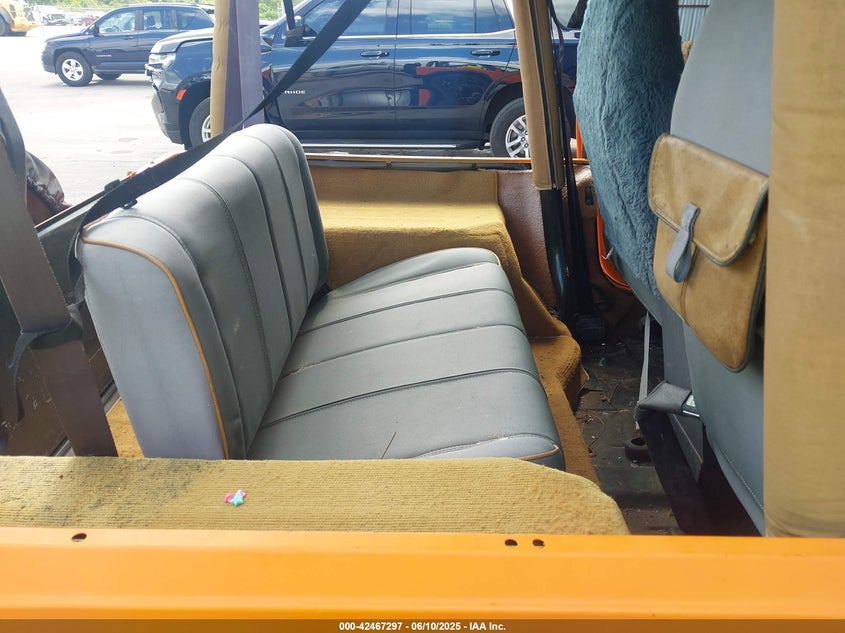 1995 Jeep Wrangler / Yj Sahara VIN: 1J4FY49S2SP209260 Lot: 42467297
