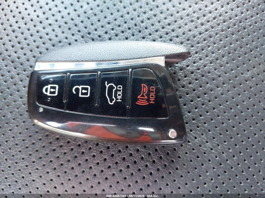 2016 HYUNDAI SANTA FE LIMITED - KM8SR4HF4GU134510