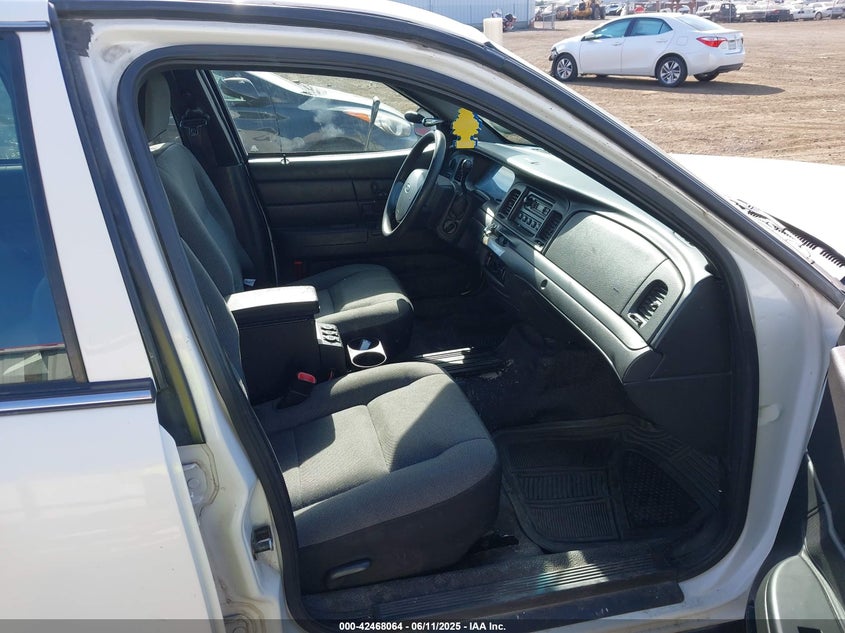 2009 FORD CROWN VICTORIA VIN: 2FAHP71V29X117956