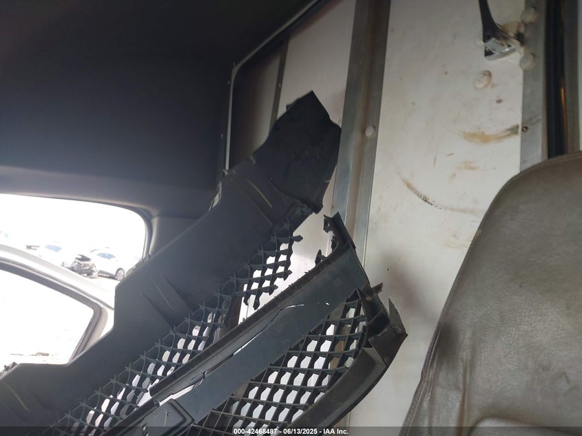 2010 Chevrolet Express Cutaway Work Van VIN: 1GB3G2AA5A1117830 Lot: 42468487