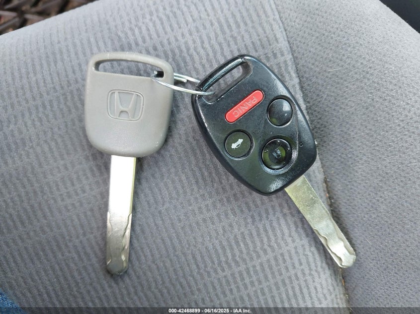 2007 HONDA ACCORD VIN: JHMCM563X7C017153