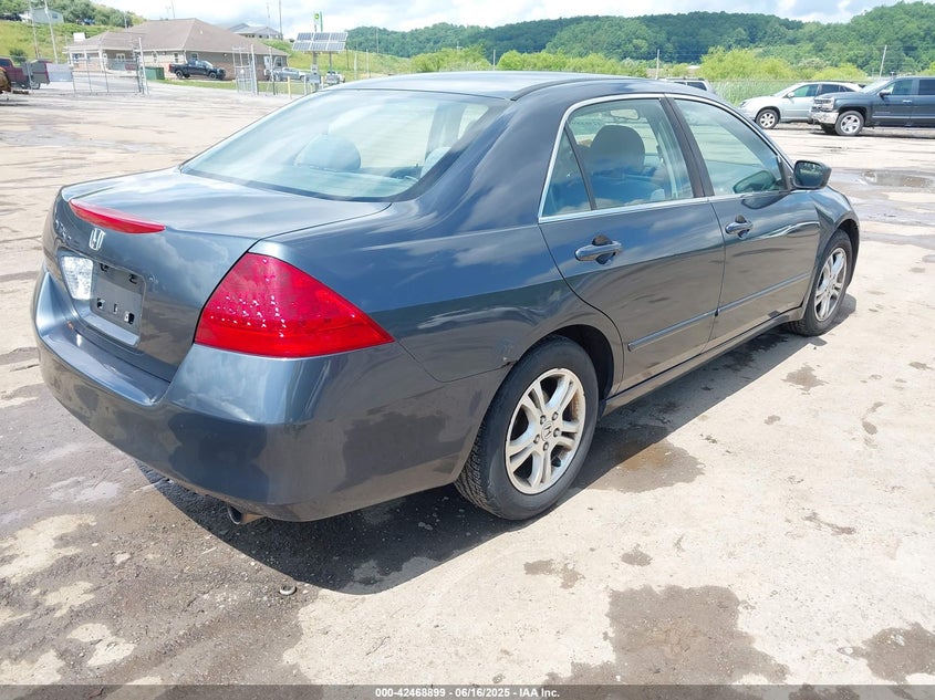2007 HONDA ACCORD VIN: JHMCM563X7C017153
