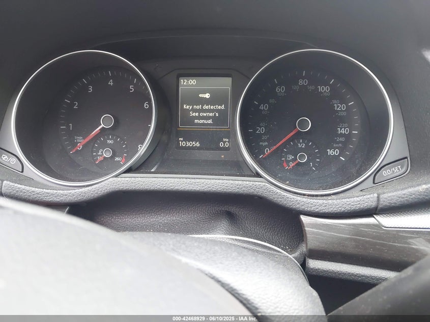 2017 VOLKSWAGEN PASSAT VIN: 1VWCT7A37HC039925