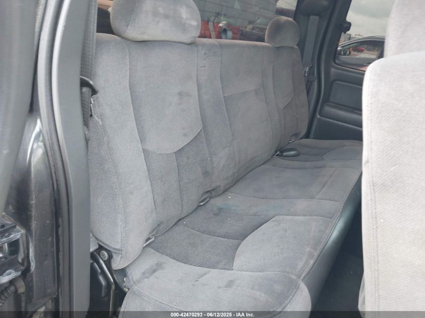 2005 GMC Sierra 1500 2Wd VIN: 1GTECMT15Z135894 Lot: 42470293