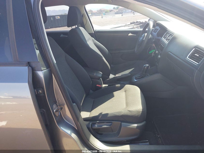 2014 VOLKSWAGEN JETTA 2.0L S - 3VW2K7AJXEM256425