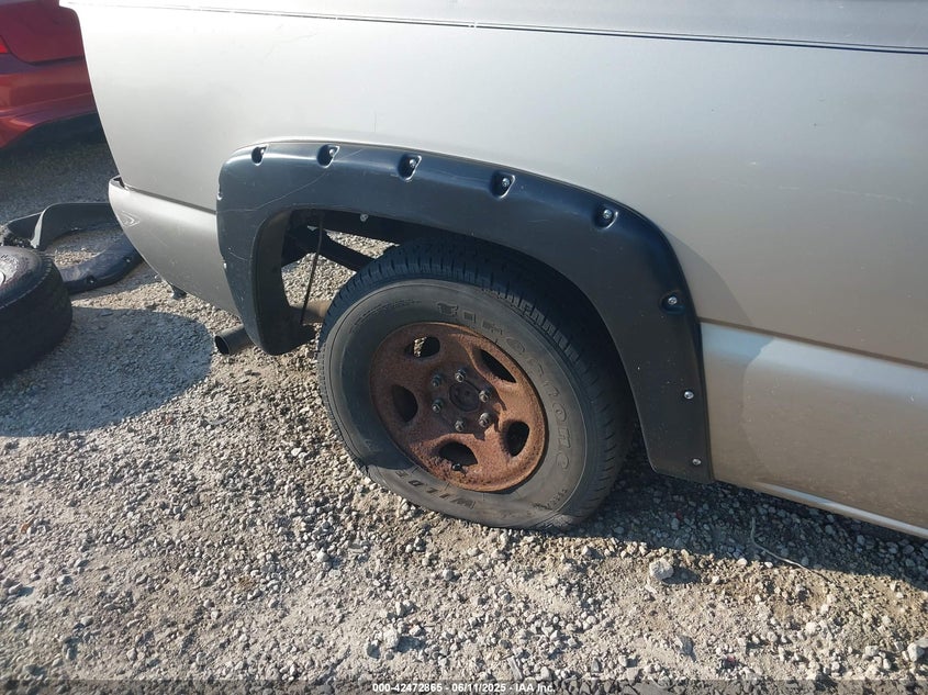 2002 Chevrolet Silverado C1500 VIN: 1GCEC14WH2Z175046 Lot: 42472865